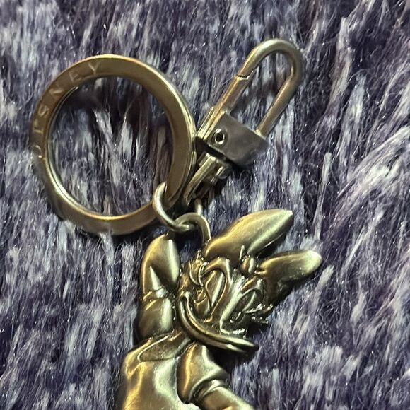 daisy duck pewter key chain - Picture 2 of 4